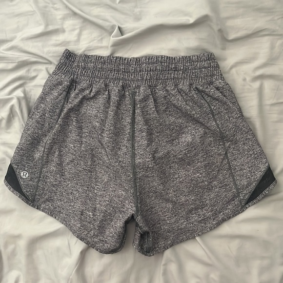 Lululemon hotty hot shorts high rise - Picture 2 of 4